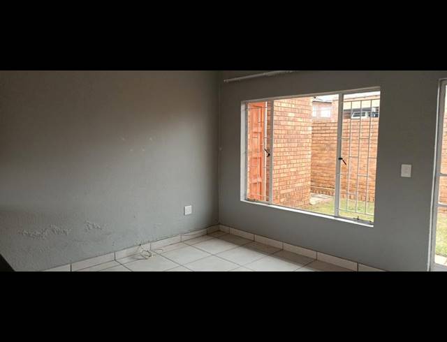 3 BEDROOM TOWNHOUSE FOR SALE IN GROBLERPARK